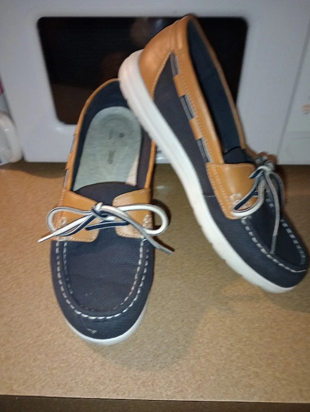 Clarks Men's Navy and Tan Boat Shoes Size 7.5